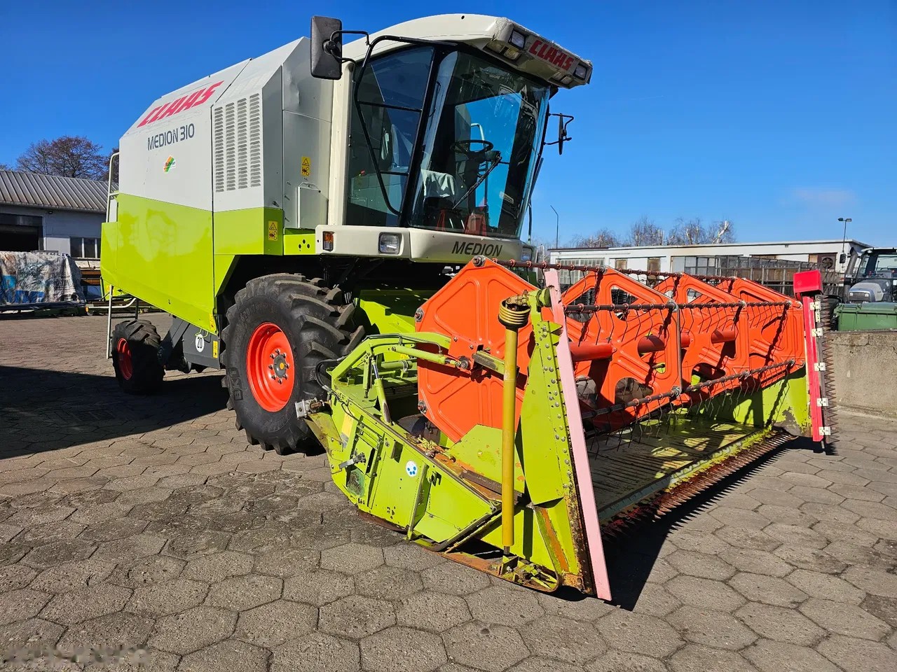 2002 Claas Medion 310, 2.734 mth, Import Auf Lager in der EU — Foto 1