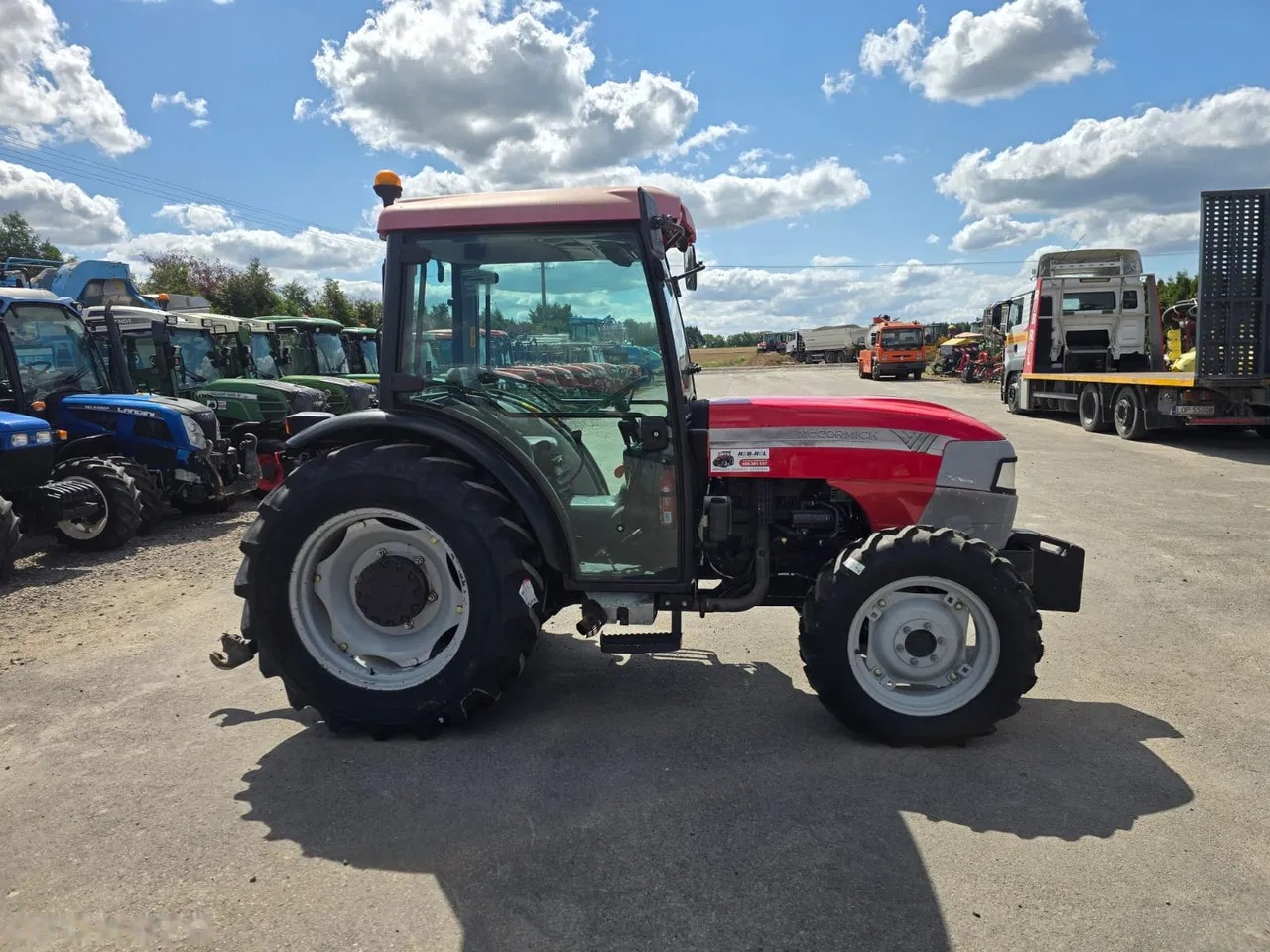 2009 Mccormick F85, 5.400 mth, Import Auf Lager in der EU — Foto 1 z 14 2009 Mccormick F85, 5.400 mth, Import Auf Lager in der EU — Foto 1 z 14