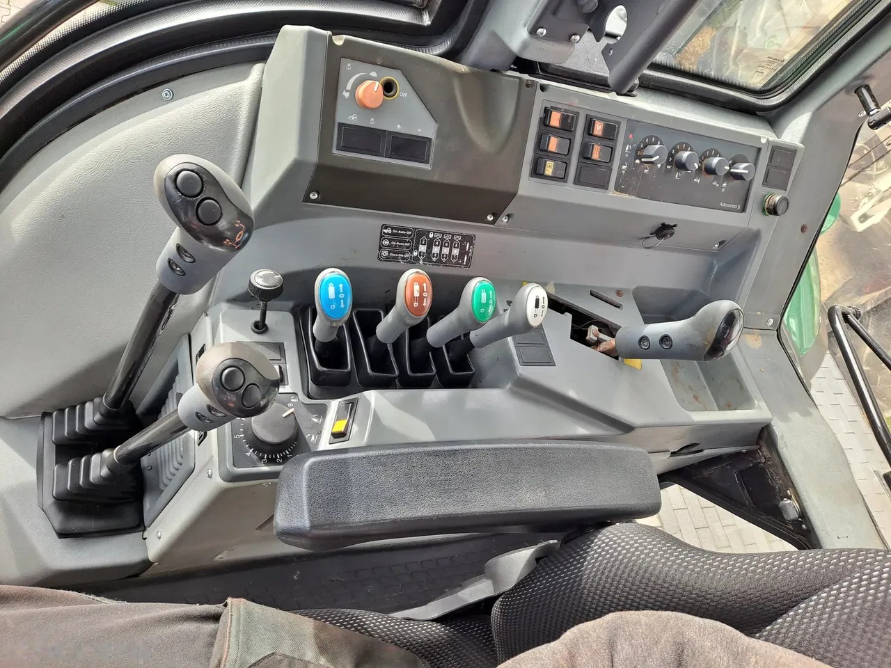 2007 Valtra T120, 7.420 mth, Import Auf Lager in der EU — Foto 14 z 14