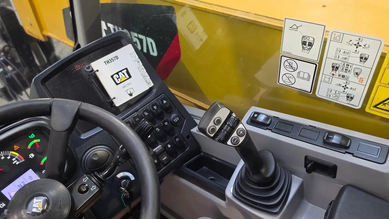 2018 Caterpillar TH, 4.500 mth, Import Auf Lager in der EU — Foto 3 z 12