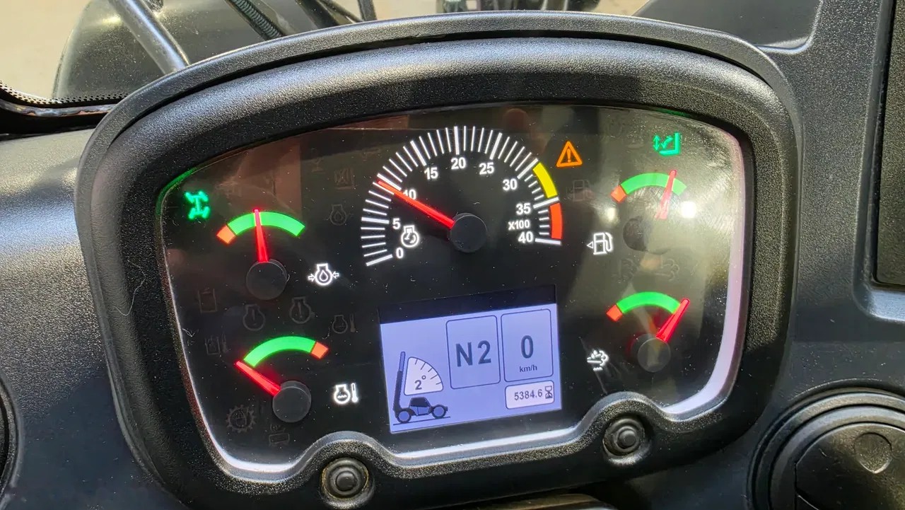 2018 Caterpillar TH, 4.500 mth, Import Auf Lager in der EU — Foto 5 z 12