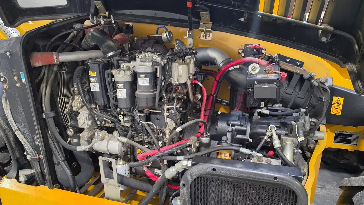 2018 Caterpillar TH, 4.500 mth, Import Auf Lager in der EU — Foto 6 z 12