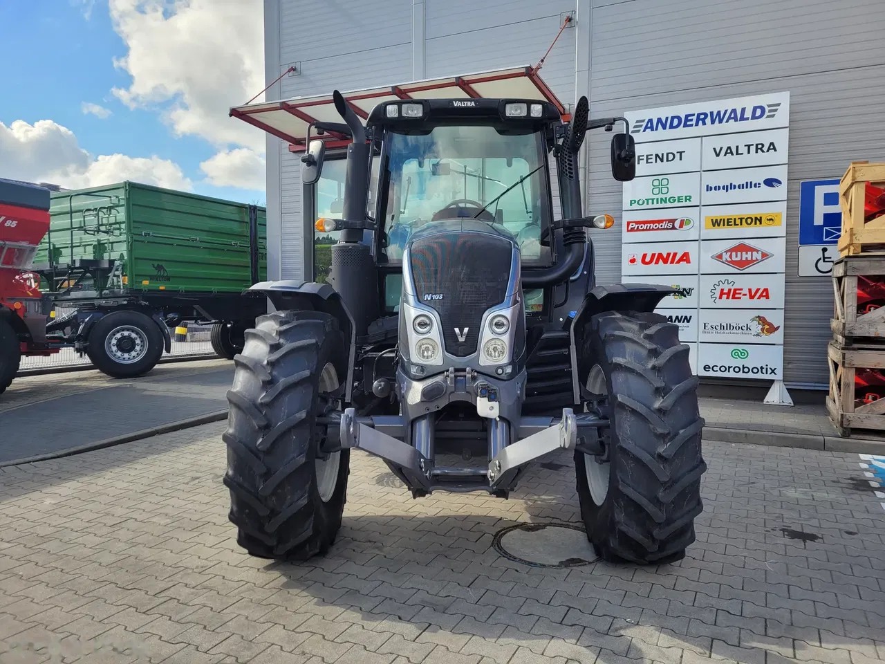 2014 Valtra N103.4, 3.500 mth, Import Auf Lager in der EU — Foto 10 z 18