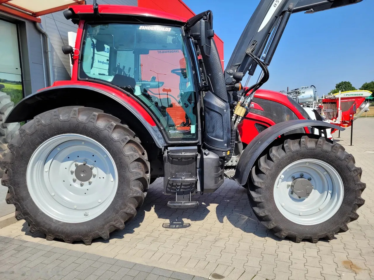 2018 Valtra N114, 3.560 mth, Import Auf Lager in der EU — Foto 7 z 24