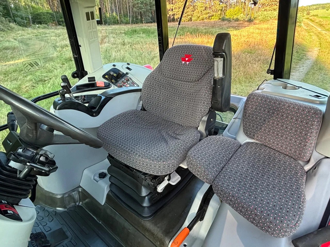 2006 Massey Ferguson, 7.211 mth, Import Auf Lager in der EU — Foto 4 z 24