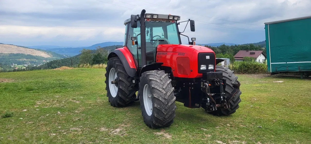 2001 Massey Ferguson 8220 TUZ 4X4, 6.200 mth, Import Auf Lager in der EU — Foto 1