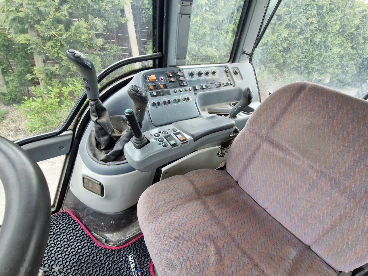 2006 Valtra T150, Import Auf Lager in der EU — Foto 8 z 15