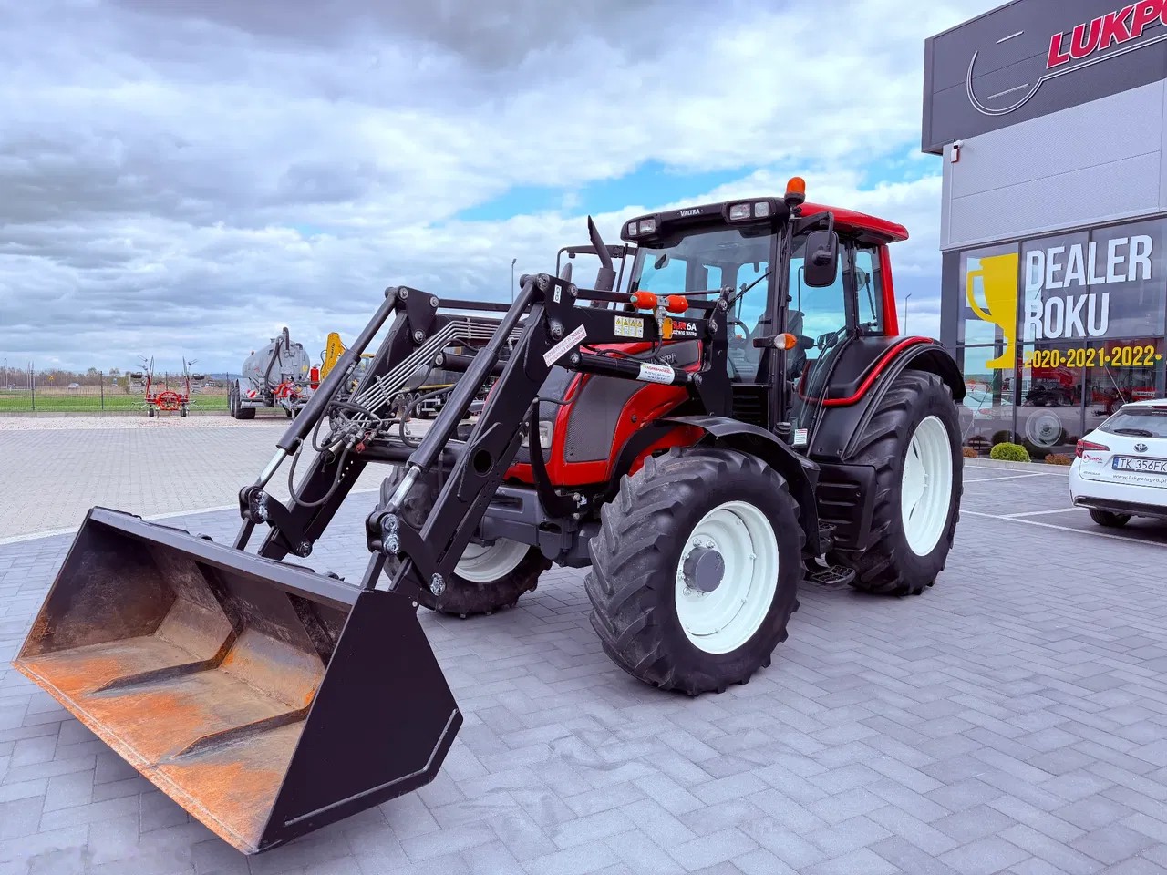 2013 Valtra, 4.100 mth, Import Auf Lager in der EU — Foto 1 z 12 2013 Valtra, 4.100 mth, Import Auf Lager in der EU — Foto 1 z 12