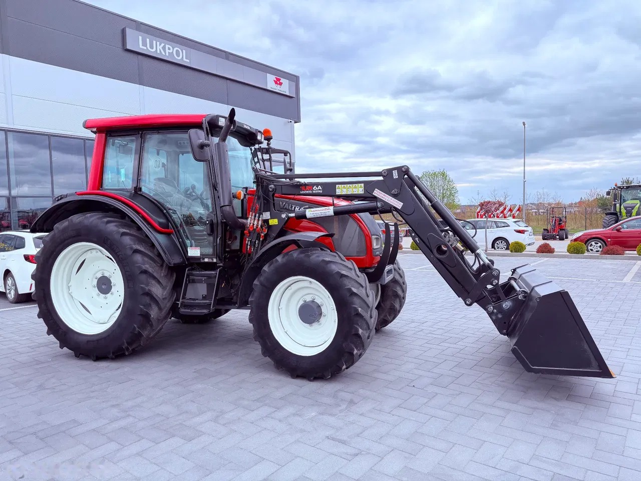 2013 Valtra, 4.100 mth, Import Auf Lager in der EU — Foto 2 z 12