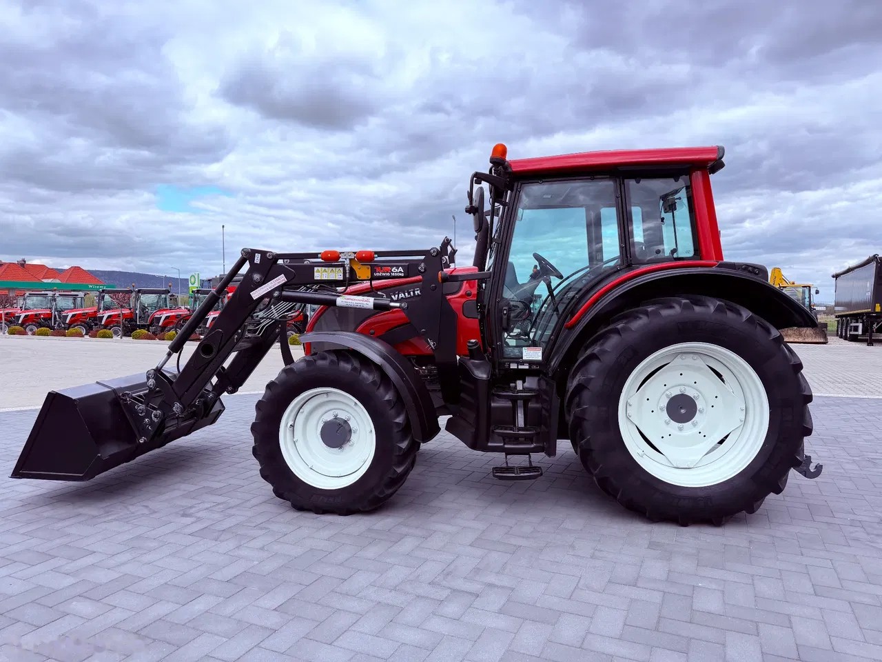 2013 Valtra, 4.100 mth, Import Auf Lager in der EU — Foto 6 z 12