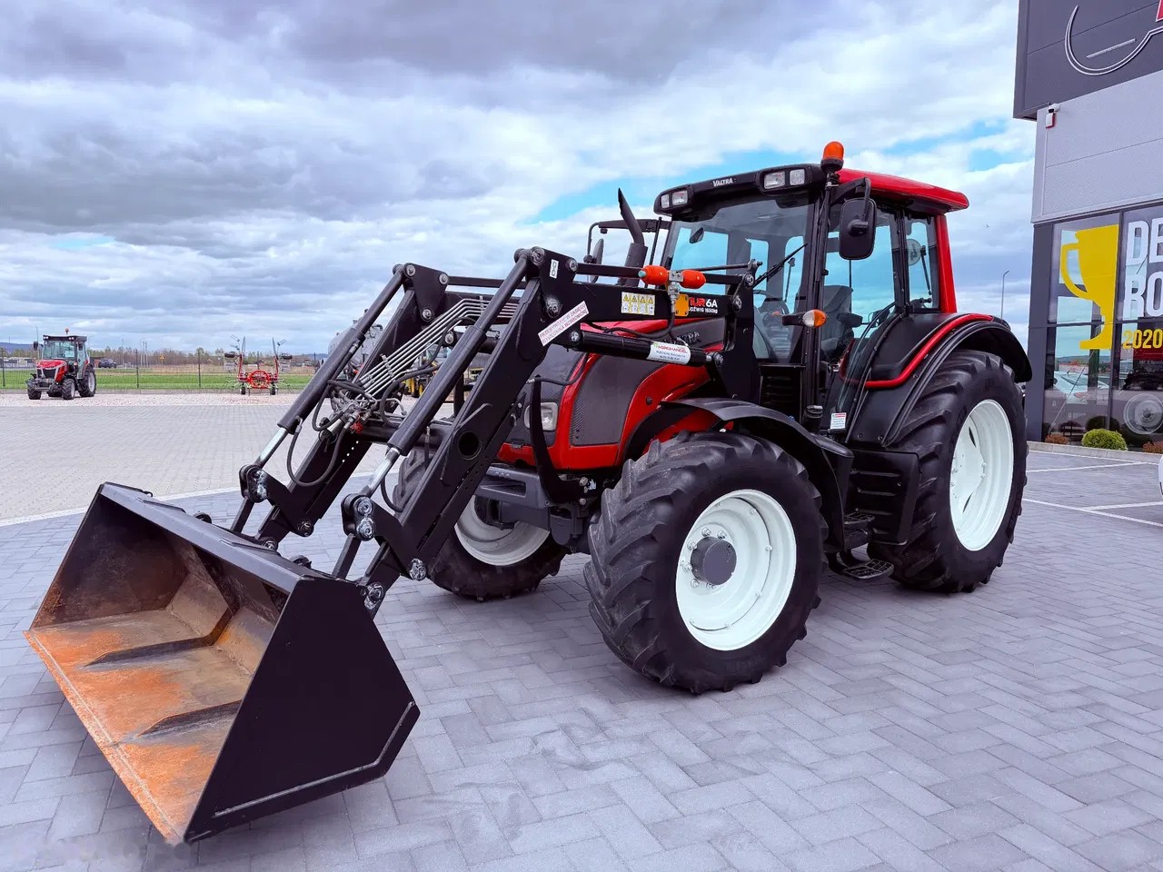 2013 Valtra, 4.100 mth, Import Auf Lager in der EU — Foto 7 z 12