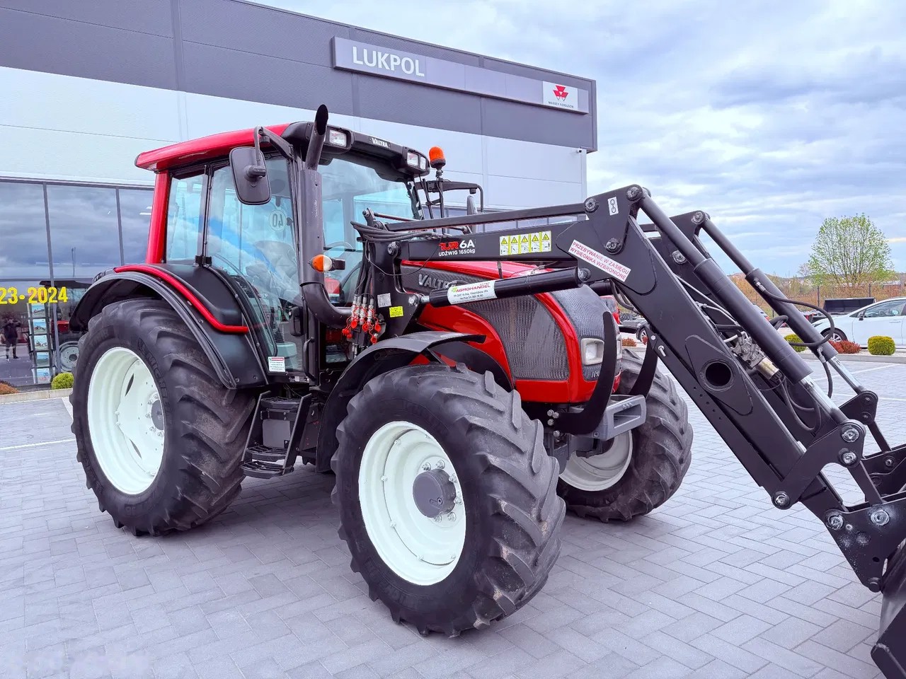 2013 Valtra, 4.100 mth, Import Auf Lager in der EU — Foto 9 z 12