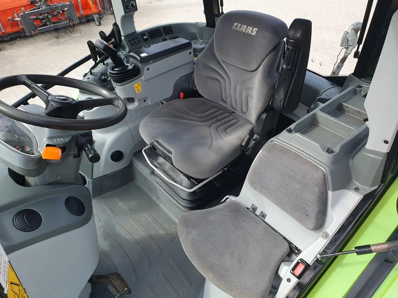 2015 Claas Arion 440, 6.296 mth, Import Auf Lager in der EU — Foto 14 z 19