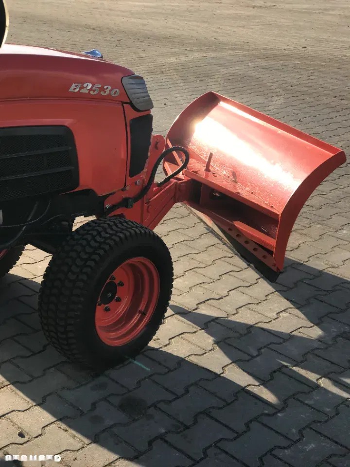 2011 Kubota B 2530, 414 mth, Import Auf Lager in der EU — Foto 9 z 17