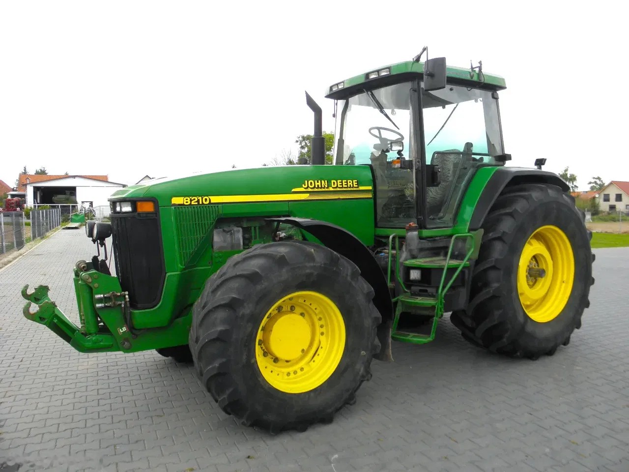 2001 John Deere 8210, 14.800 mth, Import Auf Lager in der EU — Foto 1