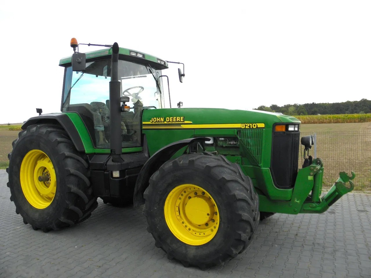 2001 John Deere 8210, 14.800 mth, Import Auf Lager in der EU — Foto 4 z 7