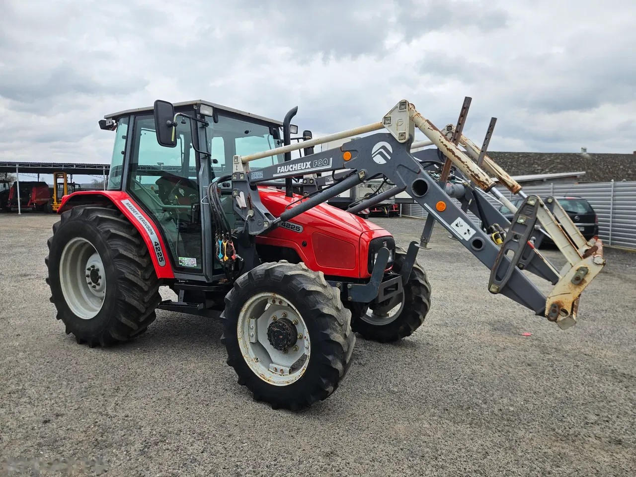 2000 Massey Ferguson 4225, 4.945 mth, Import Auf Lager in der EU — Foto 2 z 11