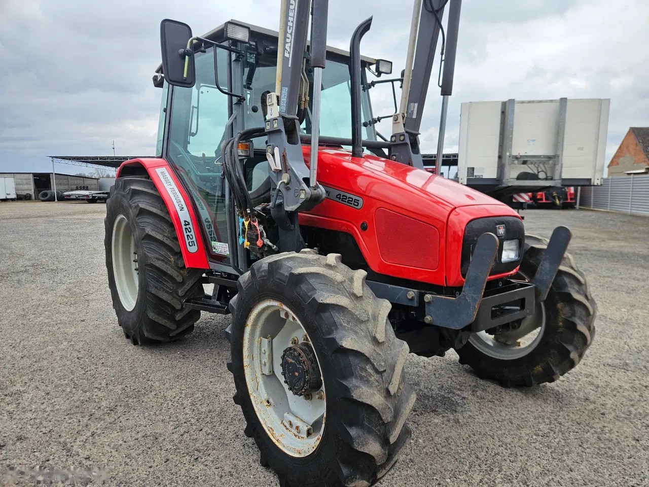 2000 Massey Ferguson 4225, 4.945 mth, Import Auf Lager in der EU — Foto 3 z 11