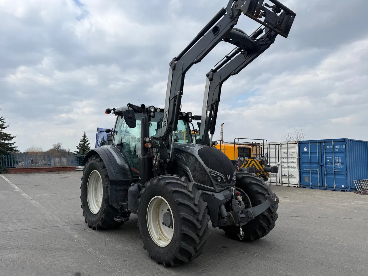 2017 Valtra N174, 7.000 mth, Import Auf Lager in der EU — Foto 1