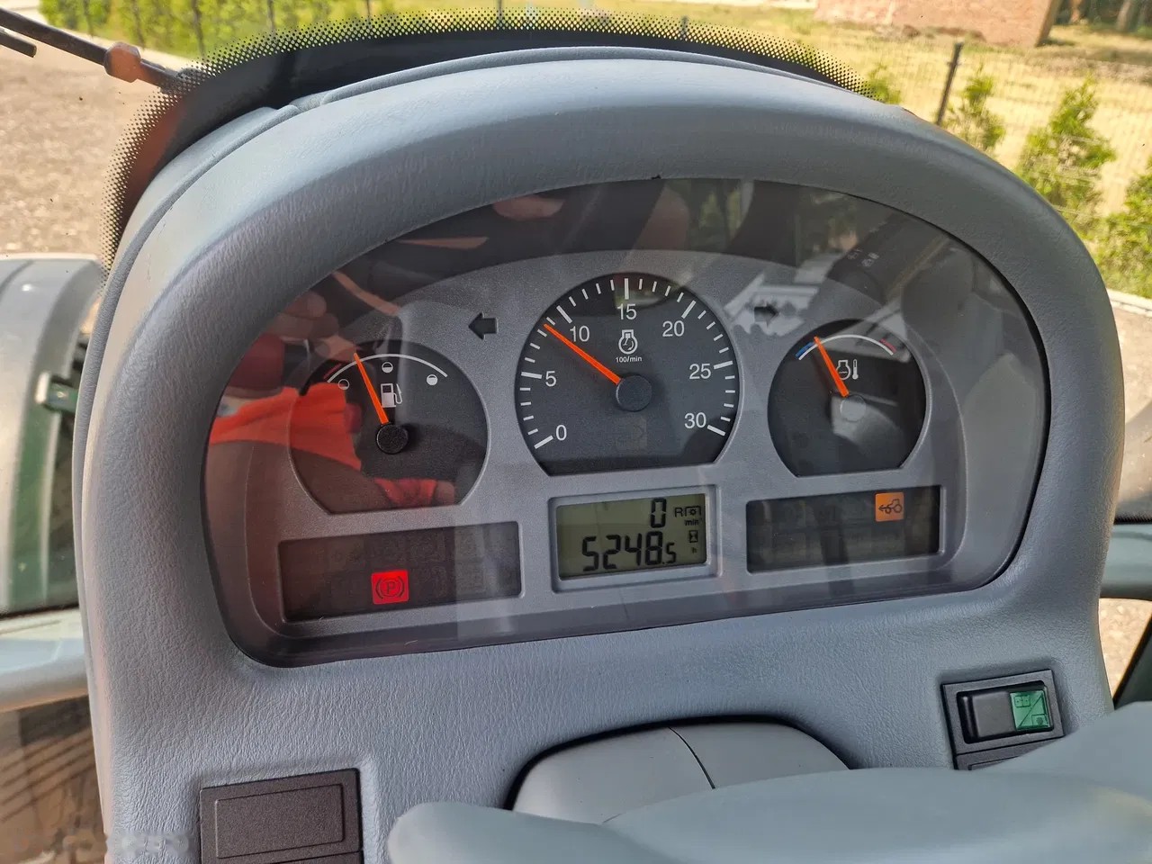 2004 Valtra T140 HiTech, 5.248 mth, Import Auf Lager in der EU — Foto 13 z 24