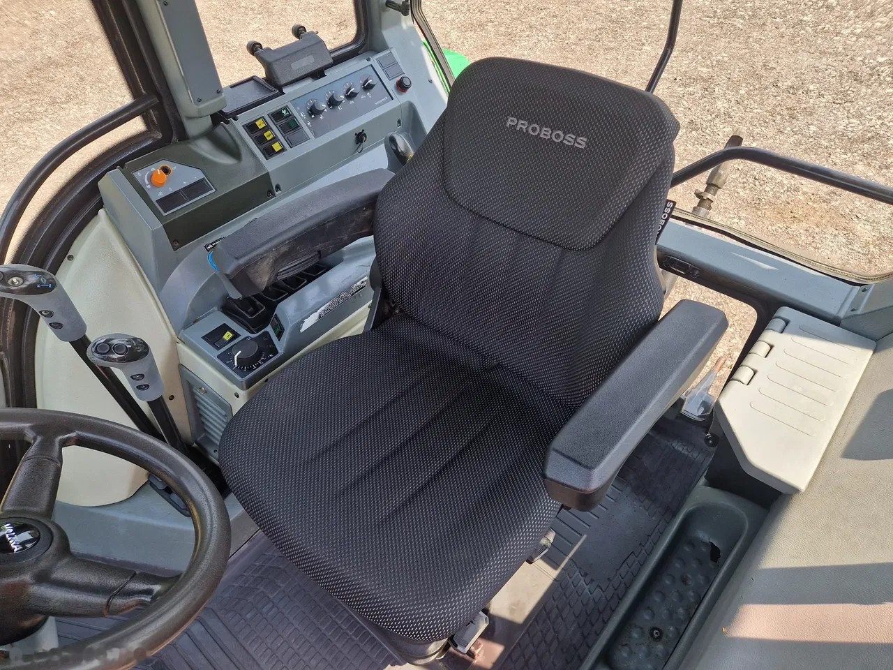 2004 Valtra T140 HiTech, 5.248 mth, Import Auf Lager in der EU — Foto 14 z 24