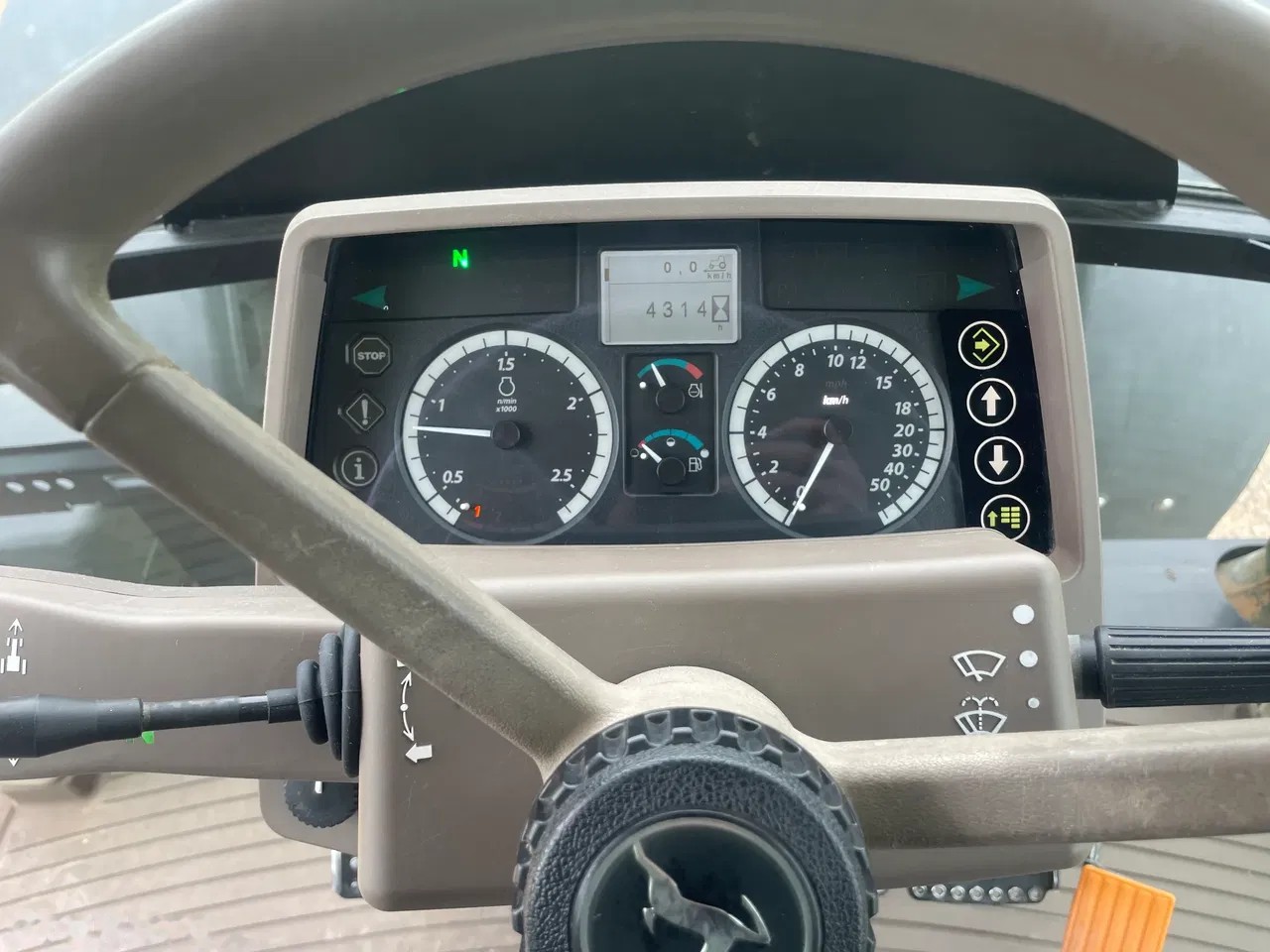 2015 John Deere 6150M, Import Auf Lager in der EU — Foto 13 z 16