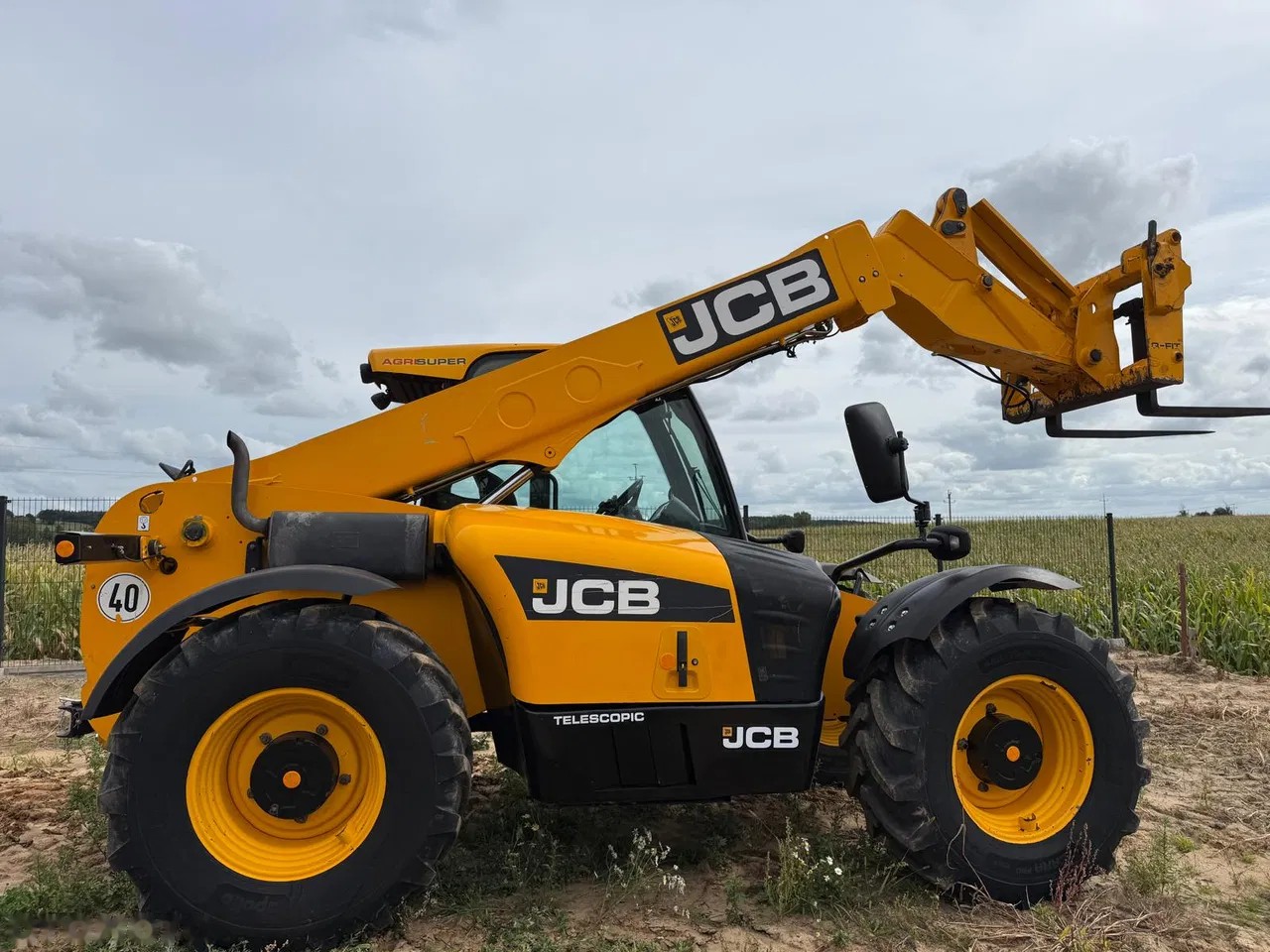 2011 JCB TELESKOPICKÝ, 6.800 mth, Import Auf Lager in der EU — Foto 1 | AMECAR 2011 JCB TELESKOPICKÝ, 6.800 mth, Import Auf Lager in der EU — Foto 1