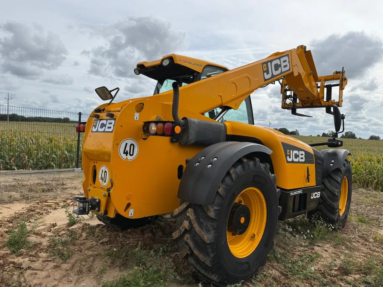 2011 JCB TELESKOPICKÝ, 6.800 mth, Import Auf Lager in der EU — Foto 11 z 13