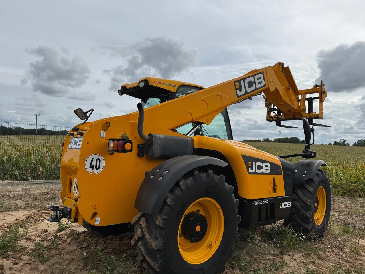 2011 JCB TELESKOPICKÝ, 6.800 mth, Import Auf Lager in der EU — Foto 12 z 13