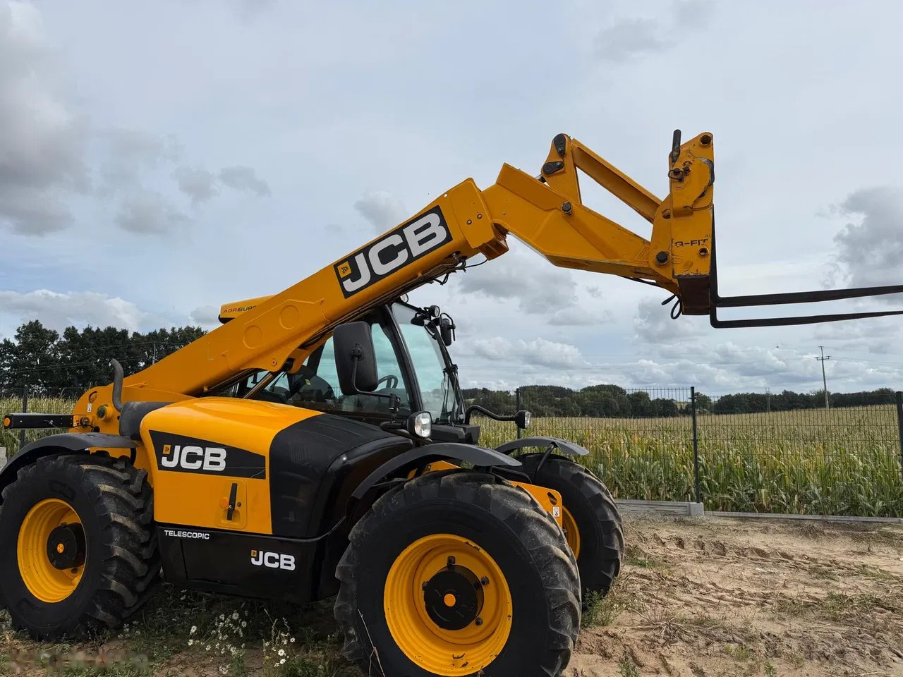 2011 JCB TELESKOPICKÝ, 6.800 mth, Import Auf Lager in der EU — Foto 2 z 13