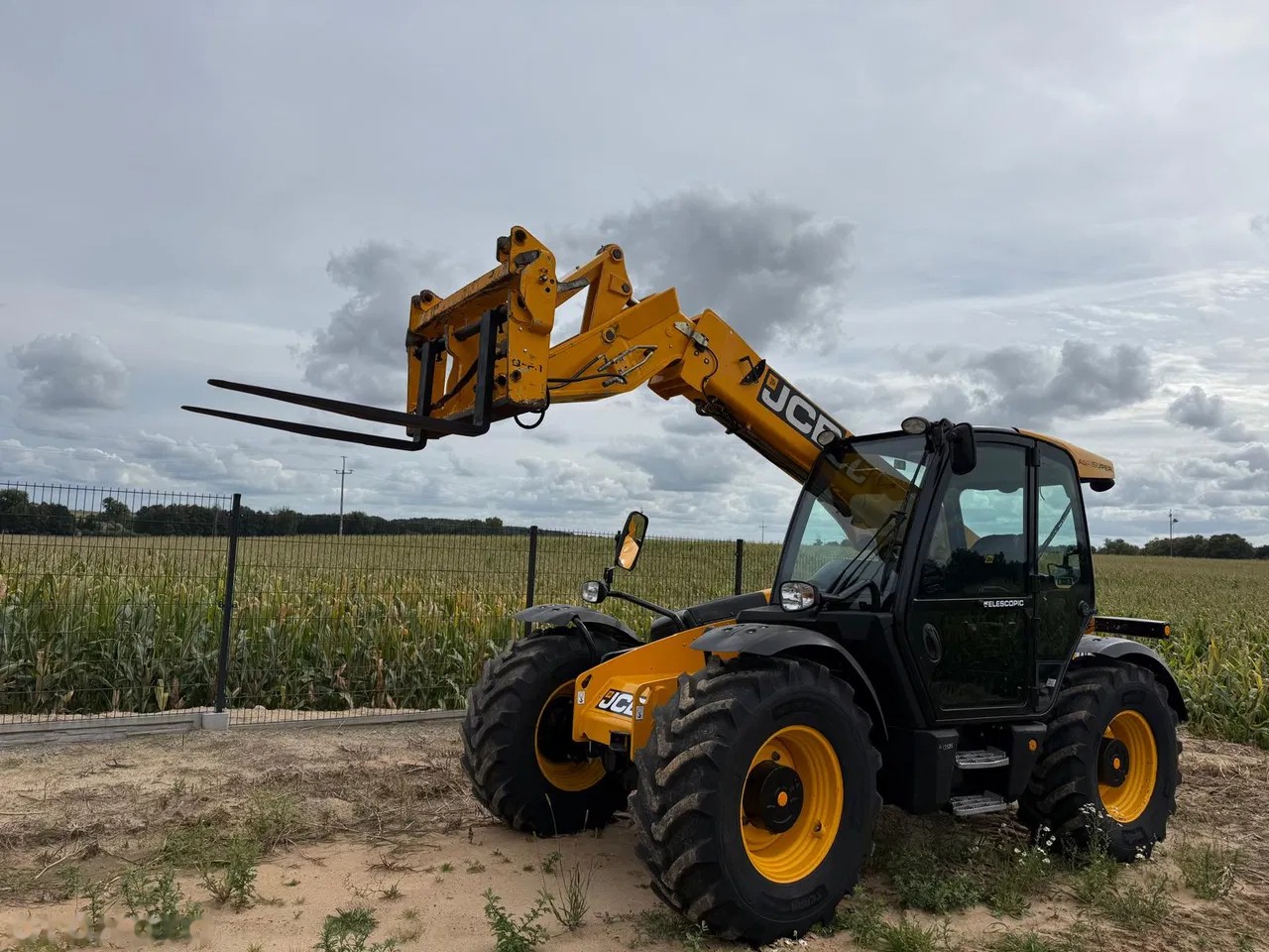 2011 JCB TELESKOPICKÝ, 6.800 mth, Import Auf Lager in der EU — Foto 4 z 13