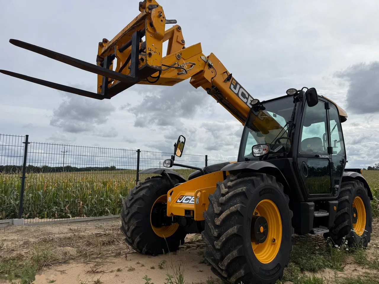 2011 JCB TELESKOPICKÝ, 6.800 mth, Import Auf Lager in der EU — Foto 9 z 13