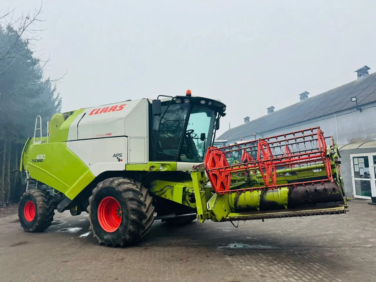 2009 Claas TUCANO 430 APS, Import Auf Lager in der EU — Foto 1