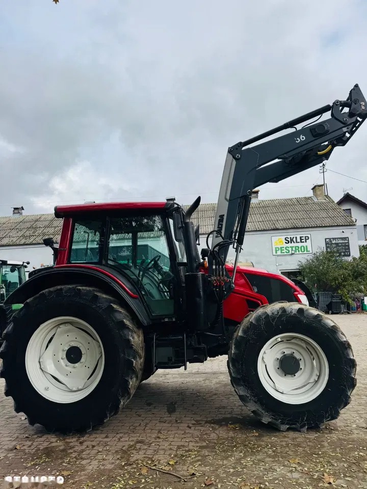 2013 Valtra N123 HiTech, 7.763 mth, Import Auf Lager in der EU — Foto 8 z 21
