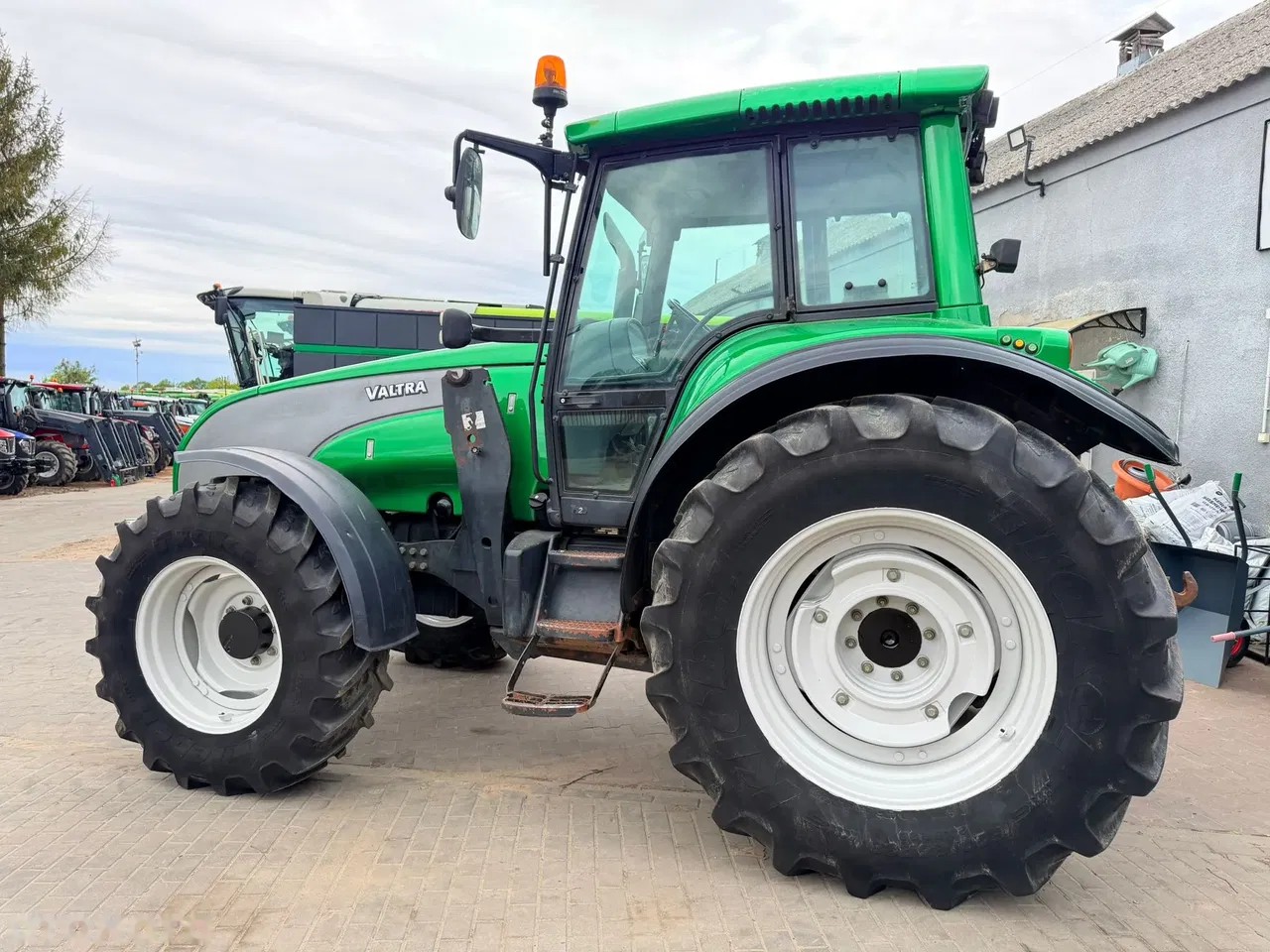 2004 Valtra T 120, Import Auf Lager in der EU — Foto 2 z 21