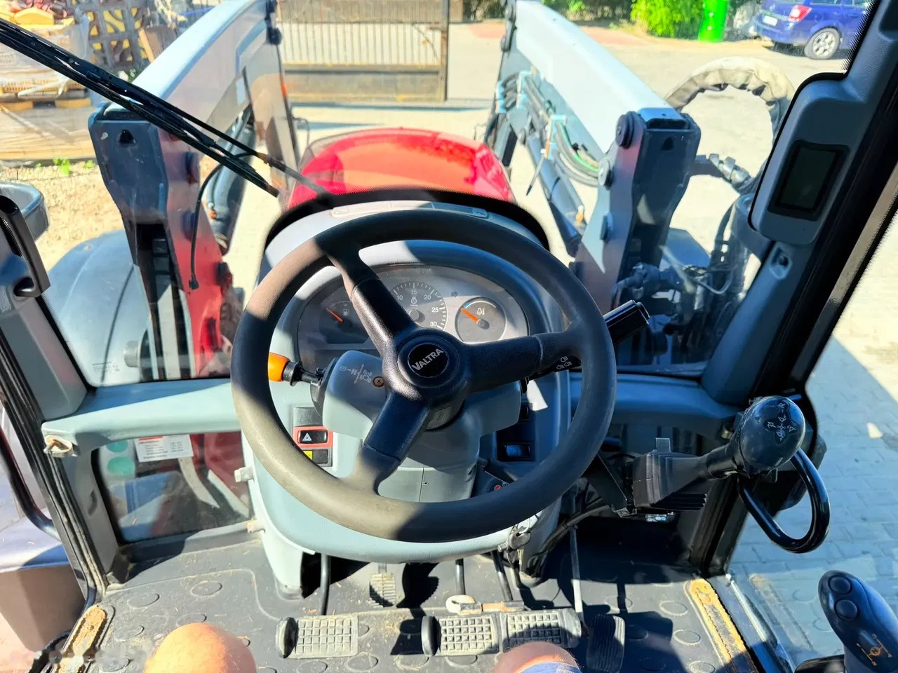 2013 Valtra N101, 9.600 mth, Import Auf Lager in der EU — Foto 10 z 19