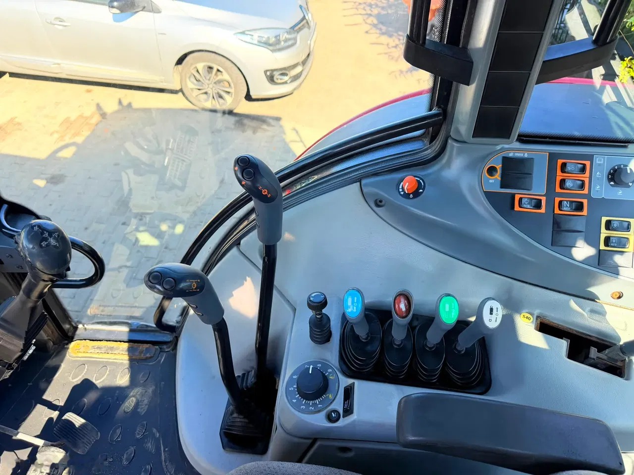 2013 Valtra N101, 9.600 mth, Import Auf Lager in der EU — Foto 11 z 19