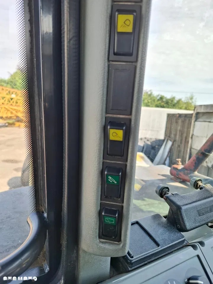 2001 Valtra 8550, 15.202 mth, Import Auf Lager in der EU — Foto 16 z 22