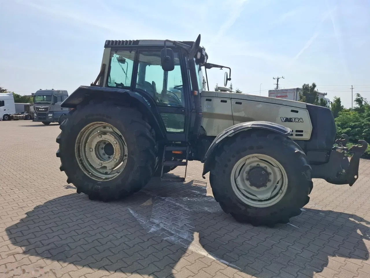 2001 Valtra 8550, 15.202 mth, Import Auf Lager in der EU — Foto 2 z 22