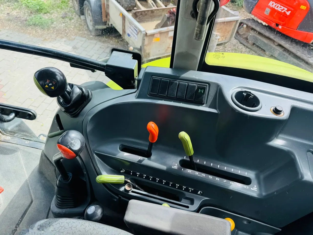 2014 Claas Axos 330, Import Auf Lager in der EU — Foto 9 z 13