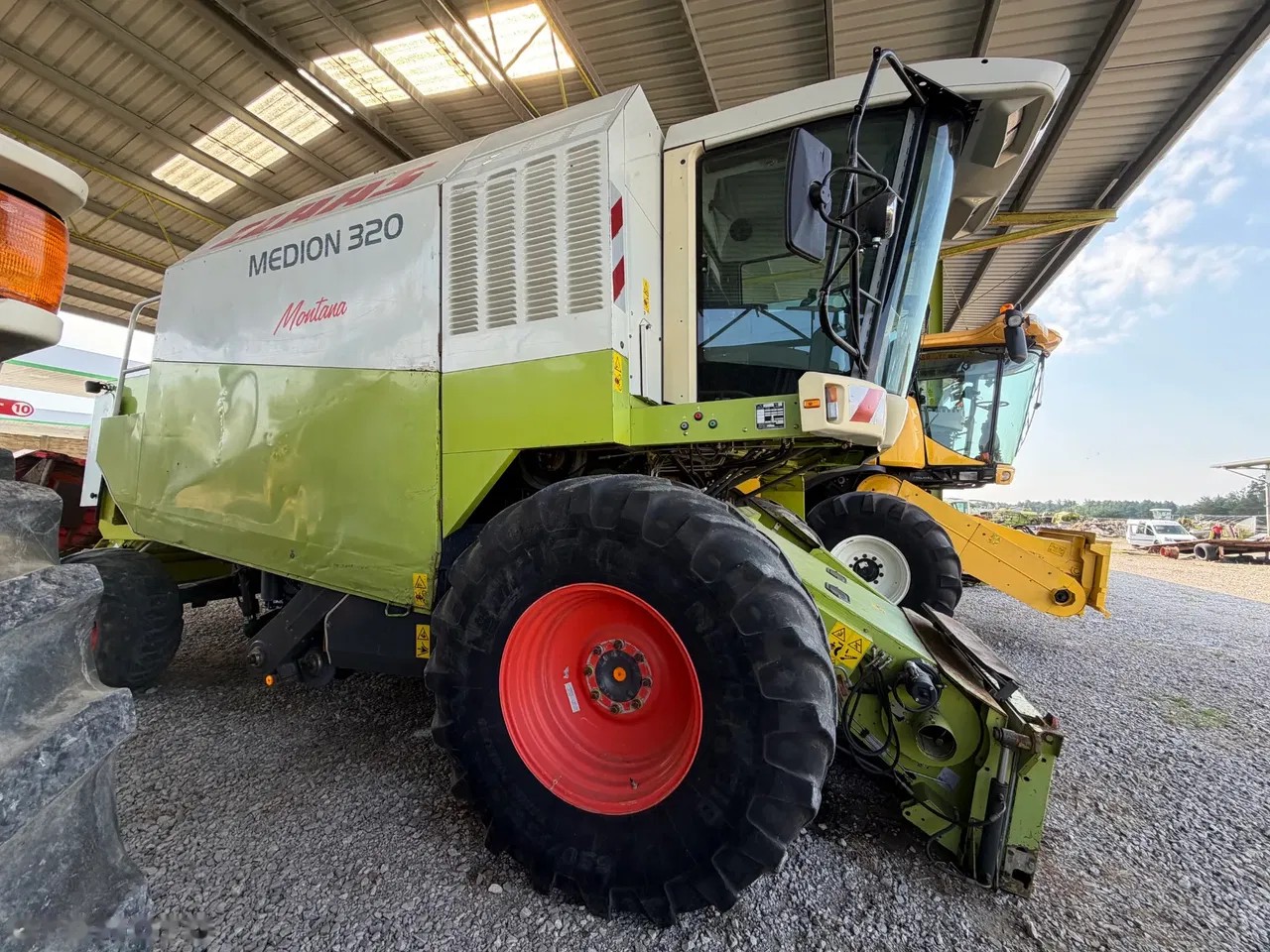 2001 Claas MEDION 320, Import Auf Lager in der EU — Foto 3 z 12