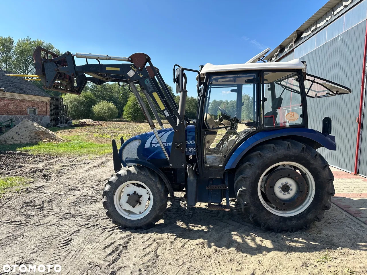 2012 Farmtrac 555, 4.900 mth, Import Auf Lager in der EU — Foto 1