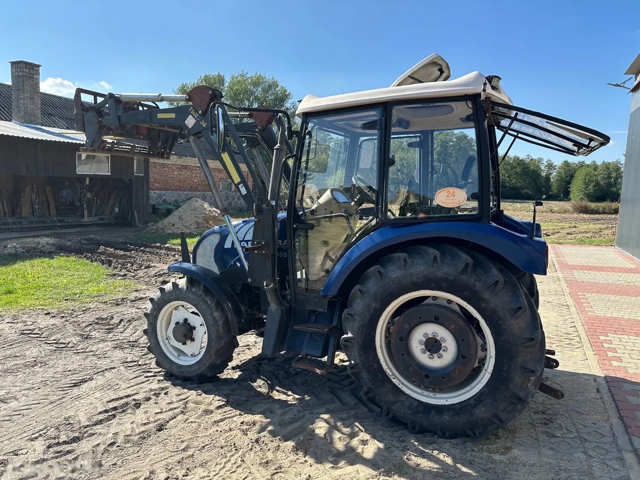 2012 Farmtrac 555, 4.900 mth, Import Auf Lager in der EU — Foto 12 z 15