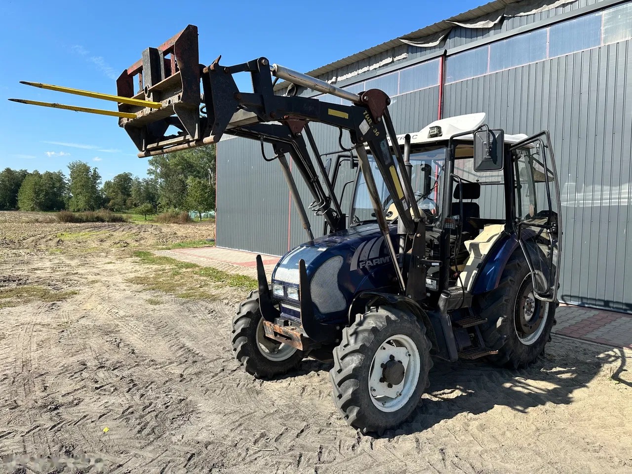 2012 Farmtrac 555, 4.900 mth, Import Auf Lager in der EU — Foto 15 z 15