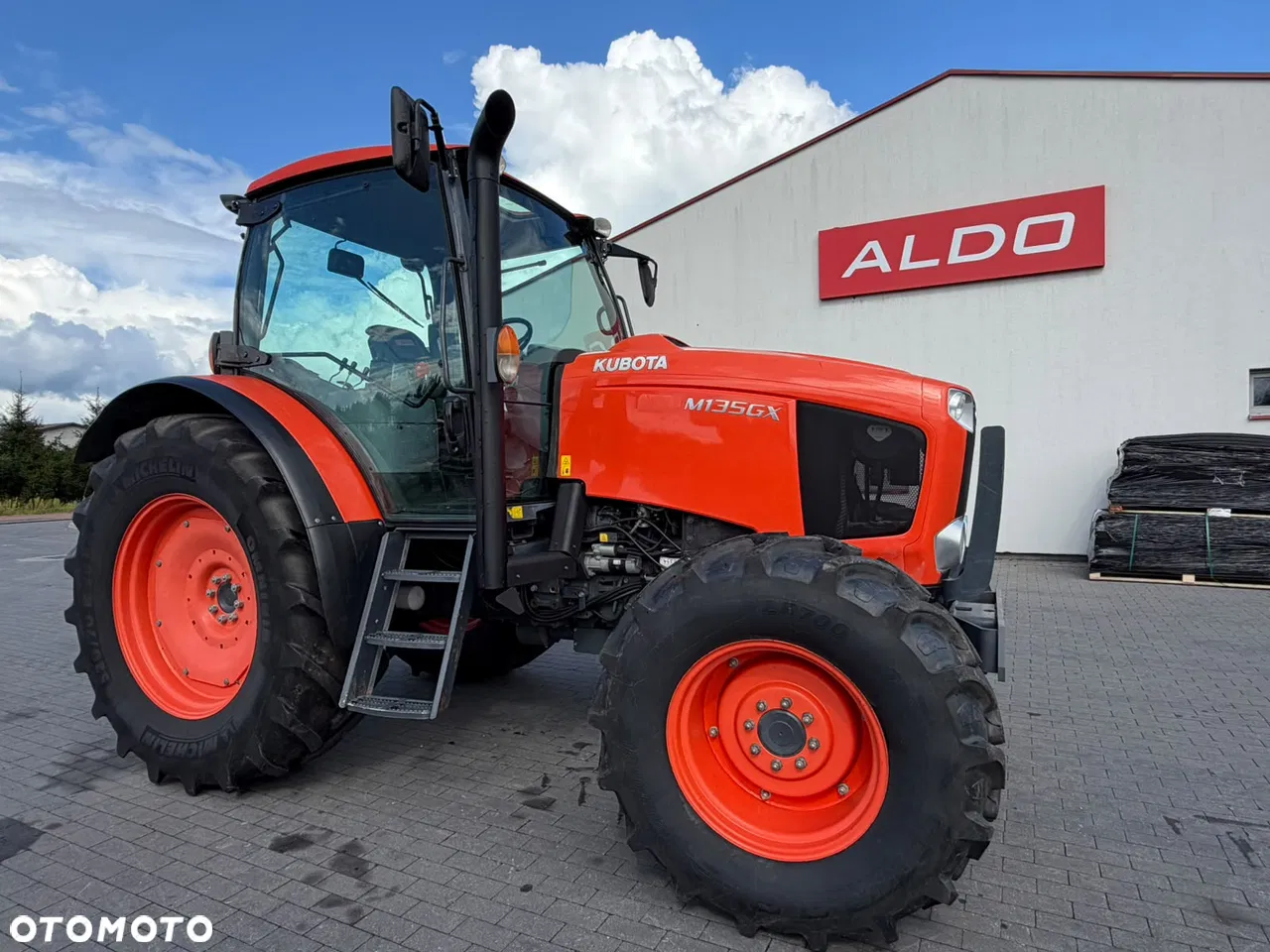 2016 Kubota M135GX, 4.560 mth, Import Auf Lager in der EU — Foto 1