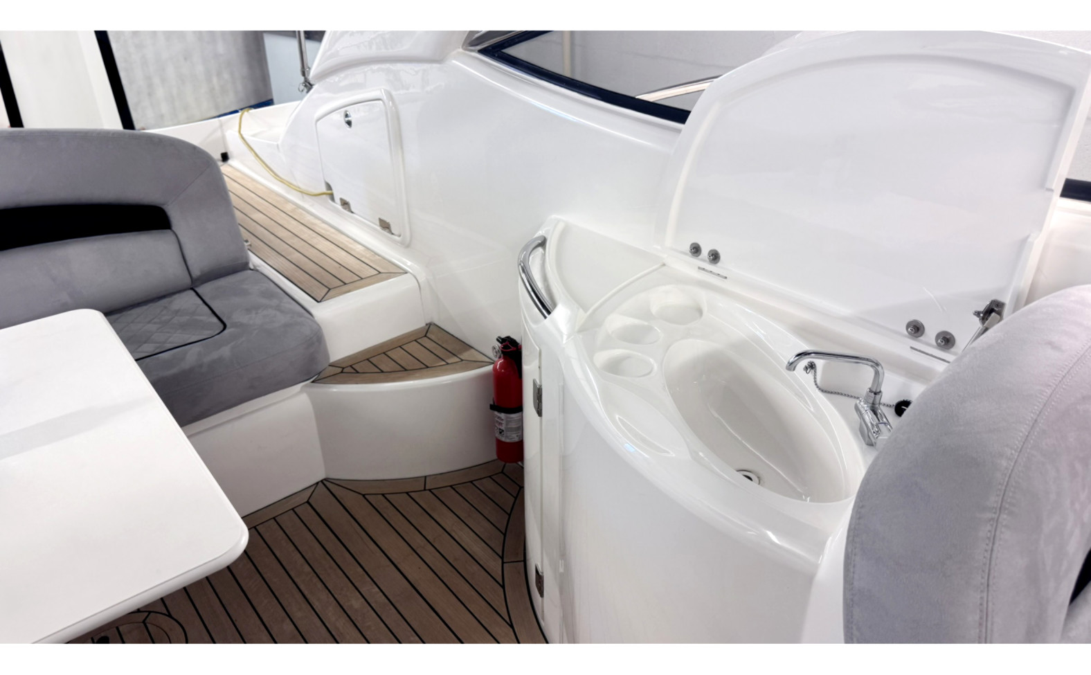 2003 Sunseeker, Import Auf Lager in der EU — Foto 7 z 12