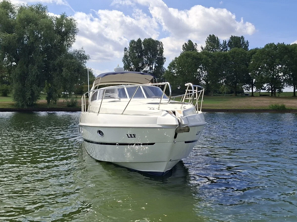2005 Cranchi D4-260 EVC, Import Auf Lager in der EU — Foto 2 z 20