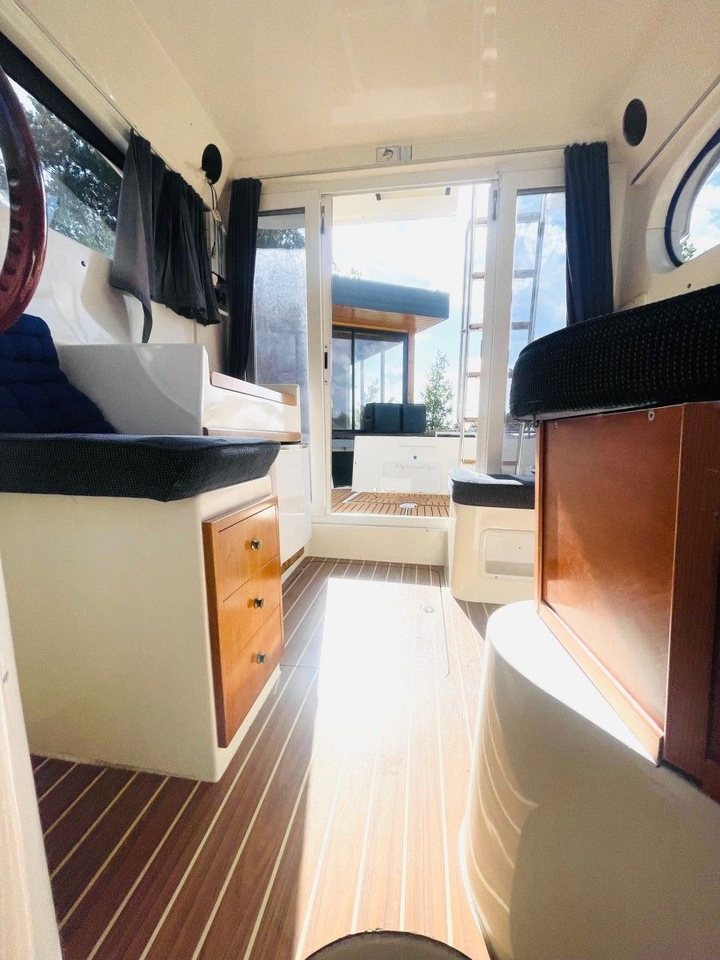2005 Astromar 890 Egir Flybridge, Import Auf Lager in der EU — Foto 4 z 20