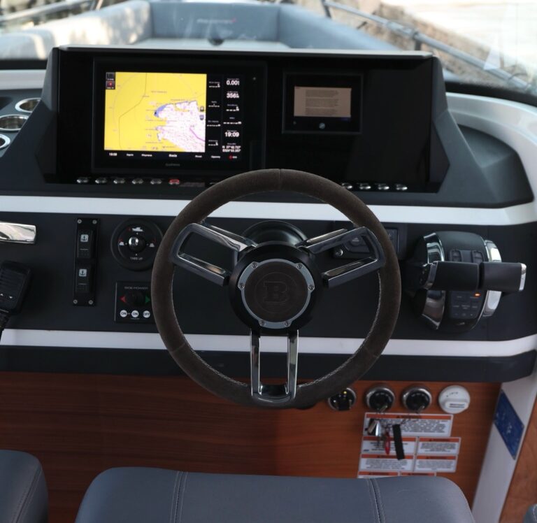 2020 Axopar, Import Auf Lager in der EU — Foto 8 z 9