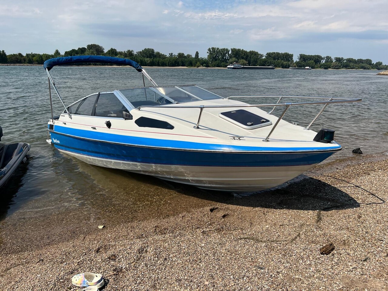 Bayliner Capri, Import Auf Lager in der EU — Foto 2 z 4
